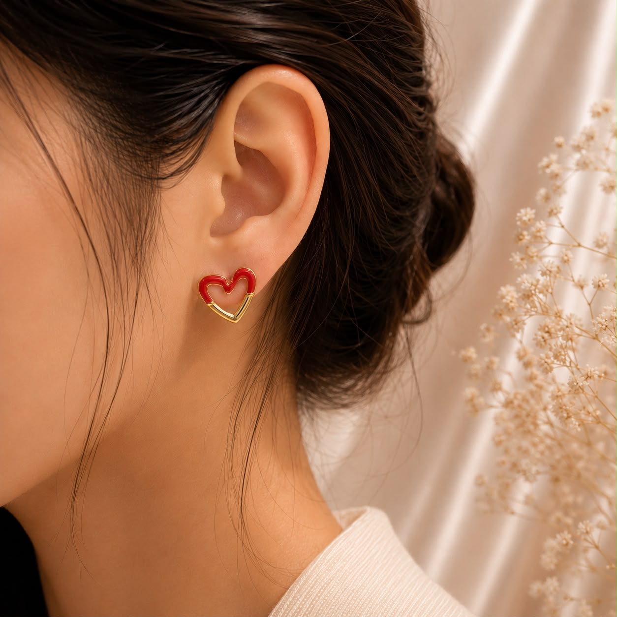 LITTLE RED HEART EARRING 