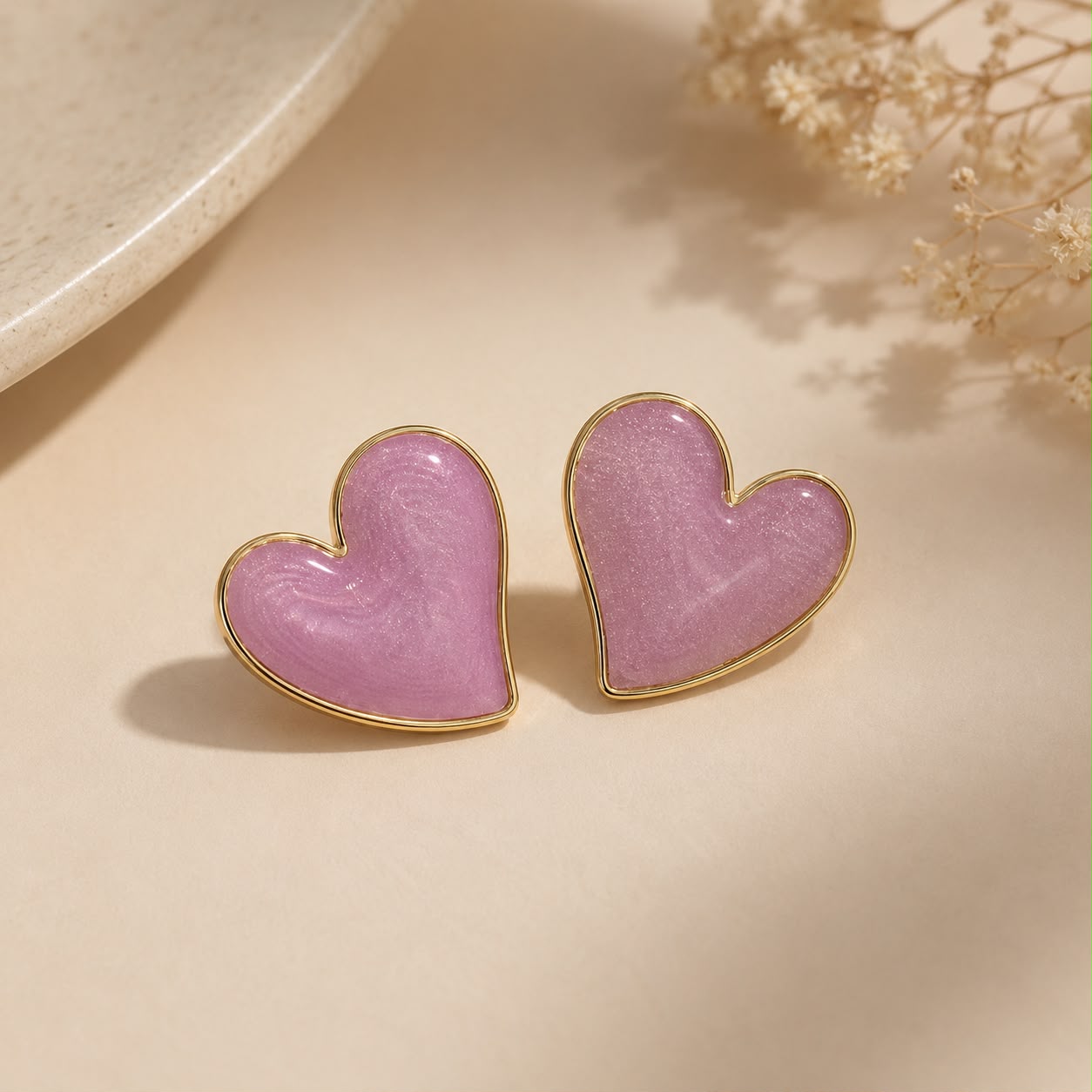 CURVY HEART EARRING