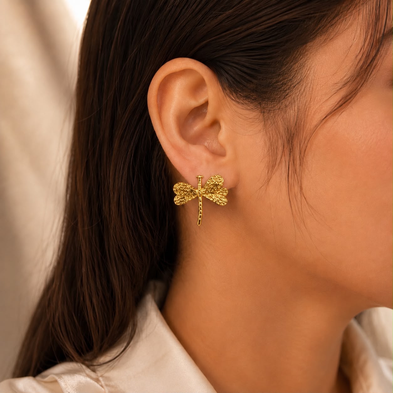 GOLDEN FLY EARRING 