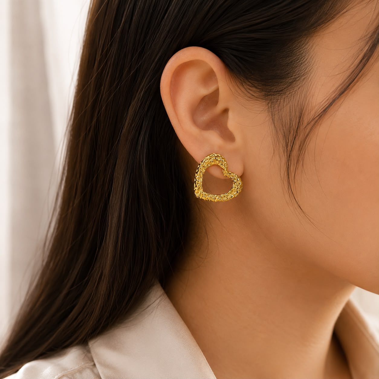 GOLD HEART EARRING 