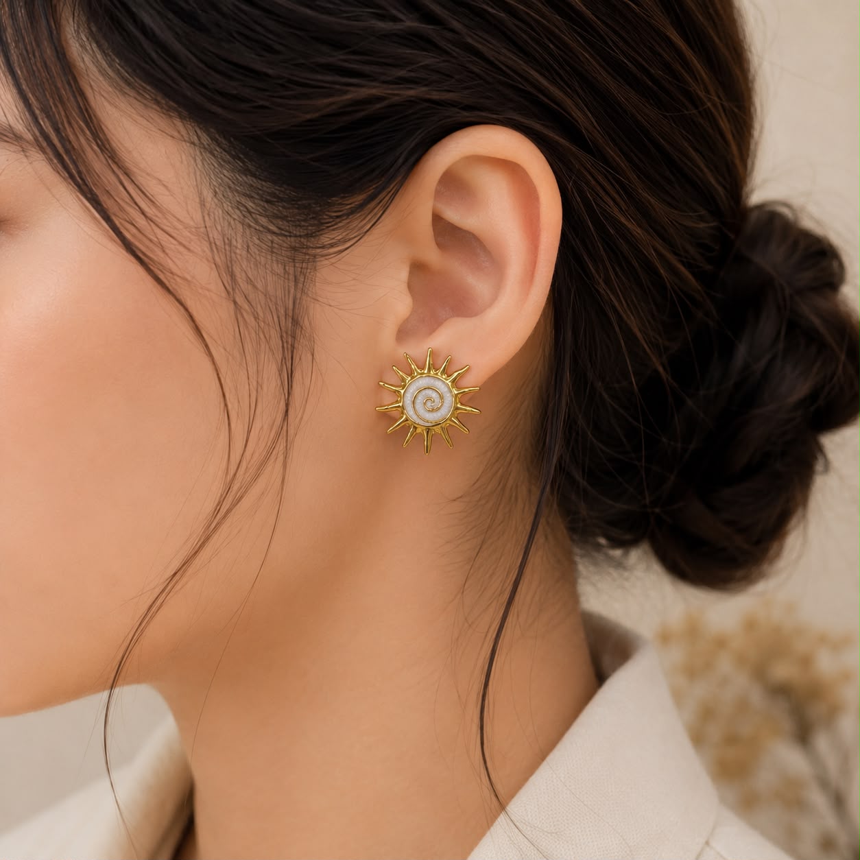WHITE SUN EARRING 