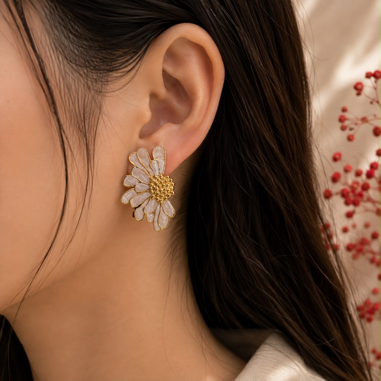 WHITE WING EARRING 