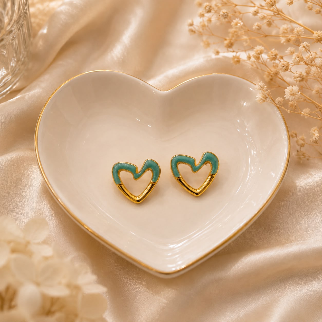 LITTLE TEAL HEART EARRING 