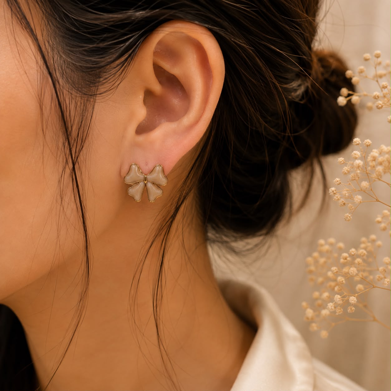 BIEGE BOW EARRING 