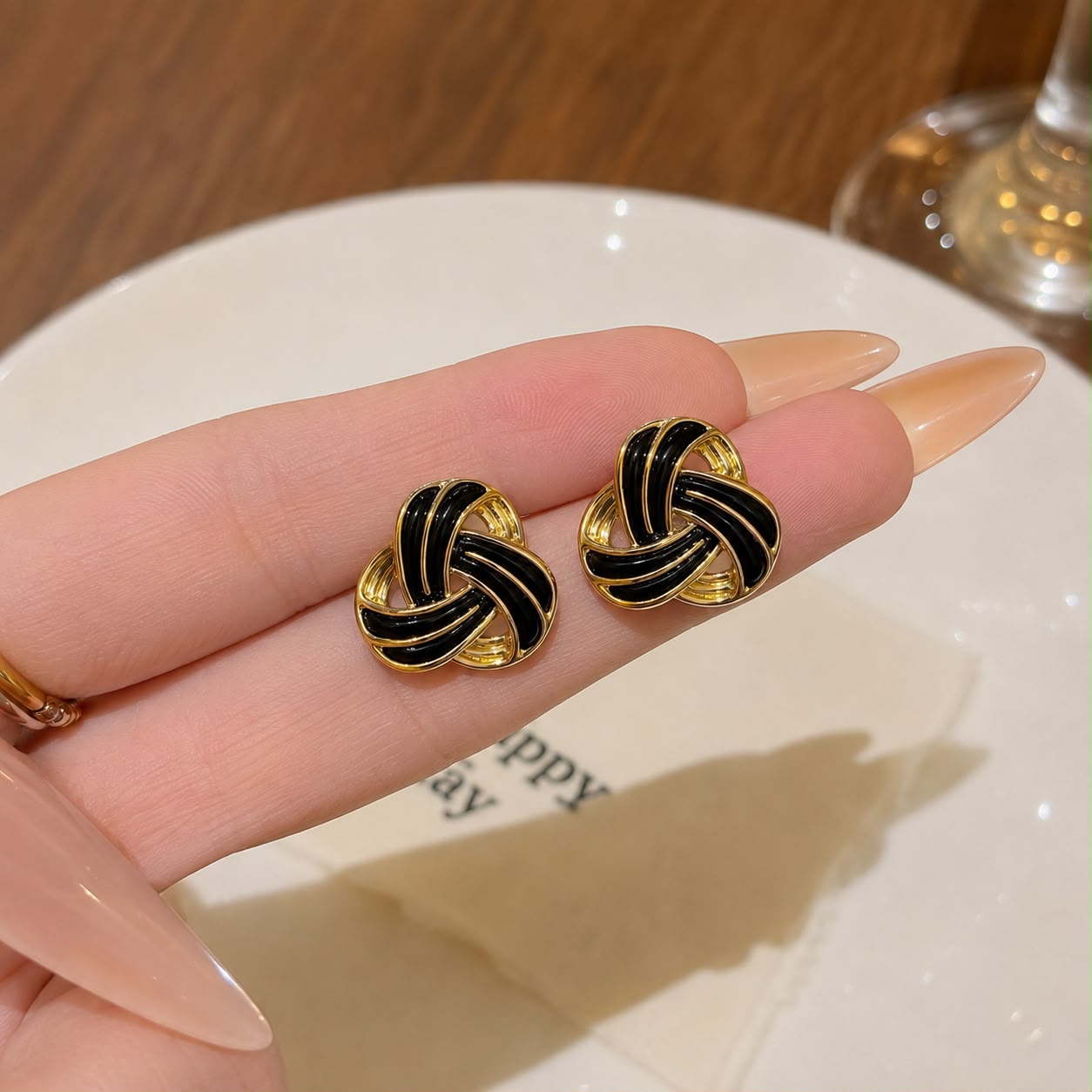 TRI-BLACK EARRING 