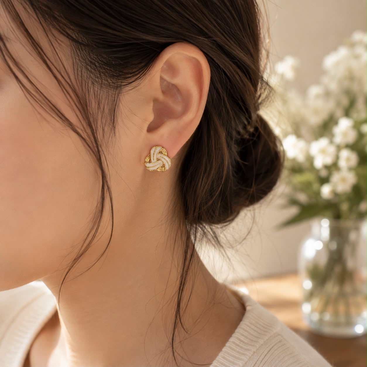 TRI-BIEGE EARRING 