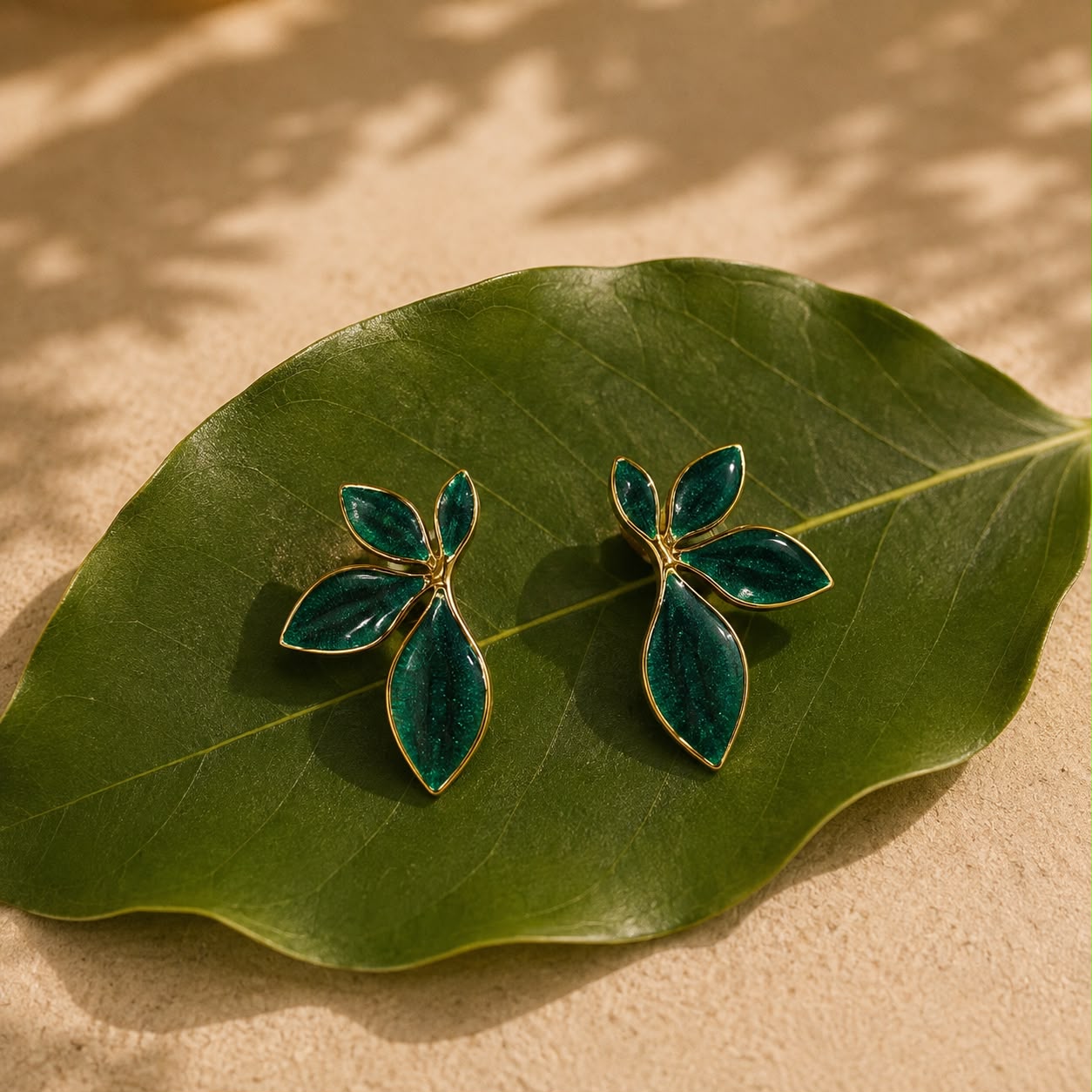 EMERALD GREEN LEAFY EARRING 