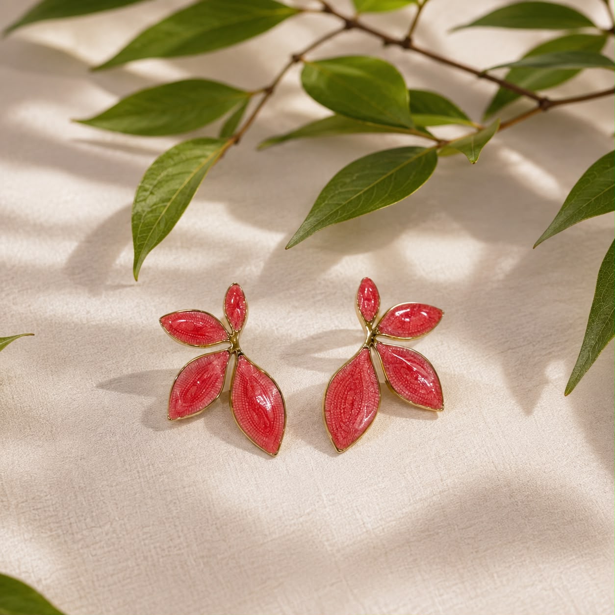 RED LEAFY EARRING 