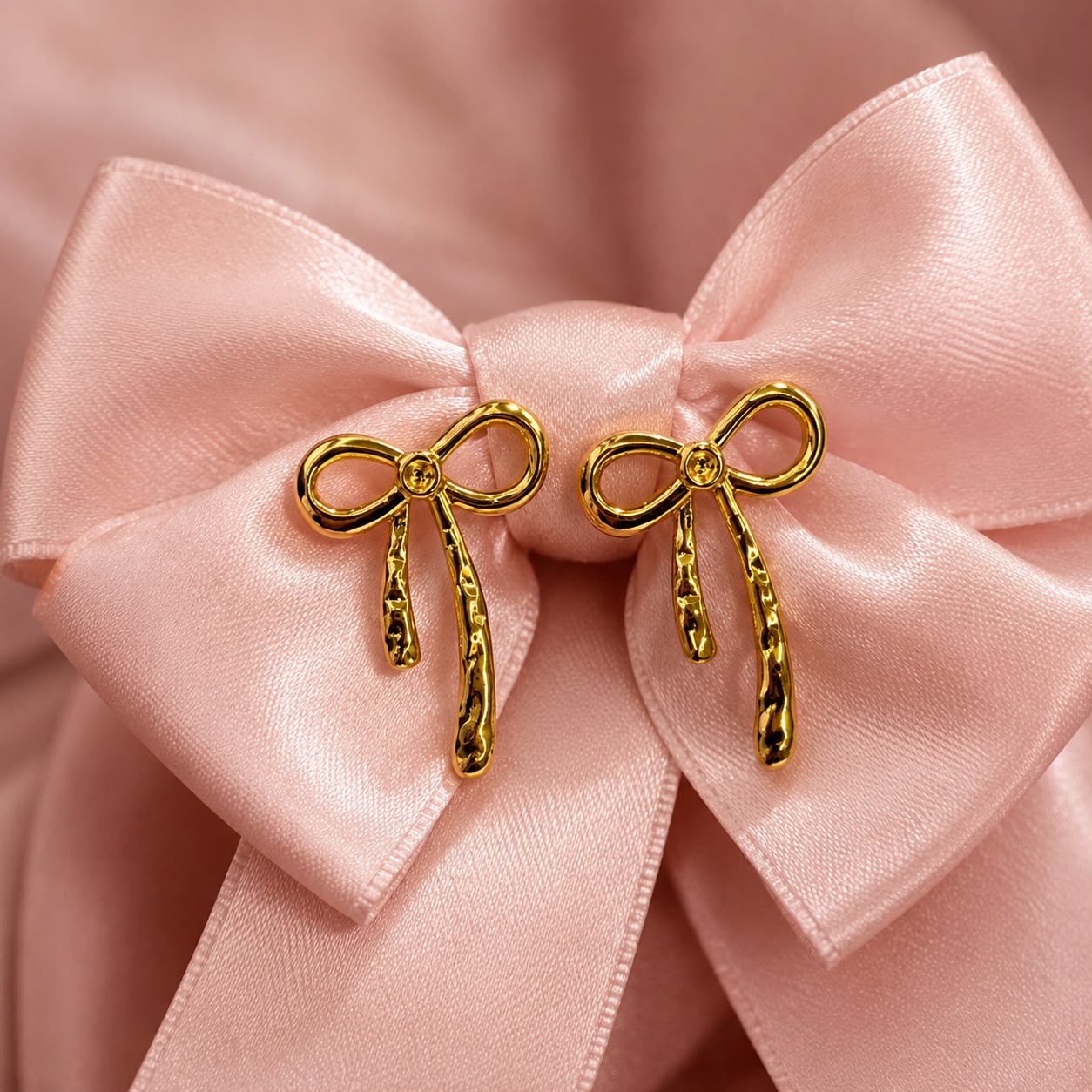 PERFECT BOW EARRING 