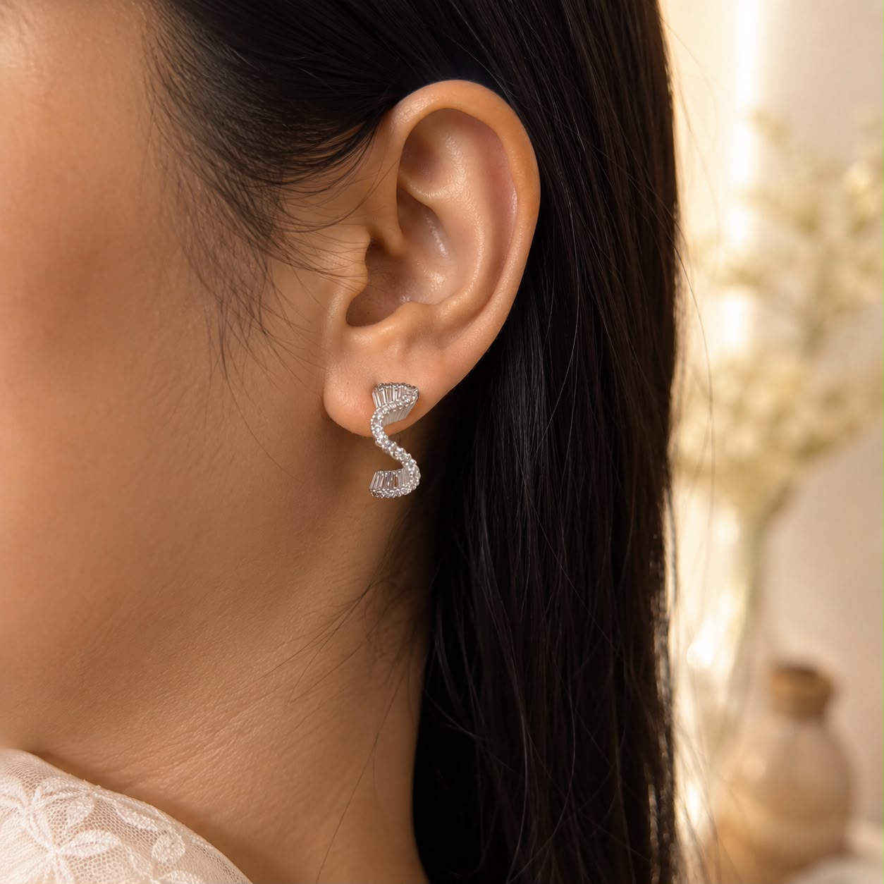 WAVY SILVER EARRING 