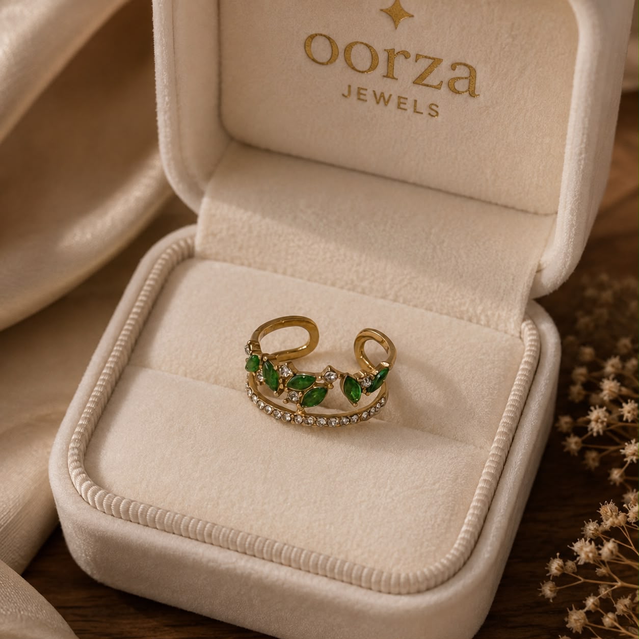 GREEN EMERALD RING 