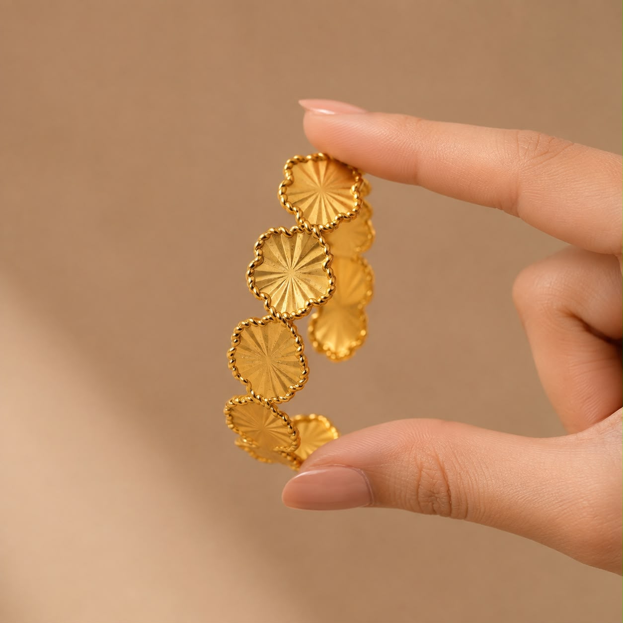 GOLD SIMPLE BRACELET