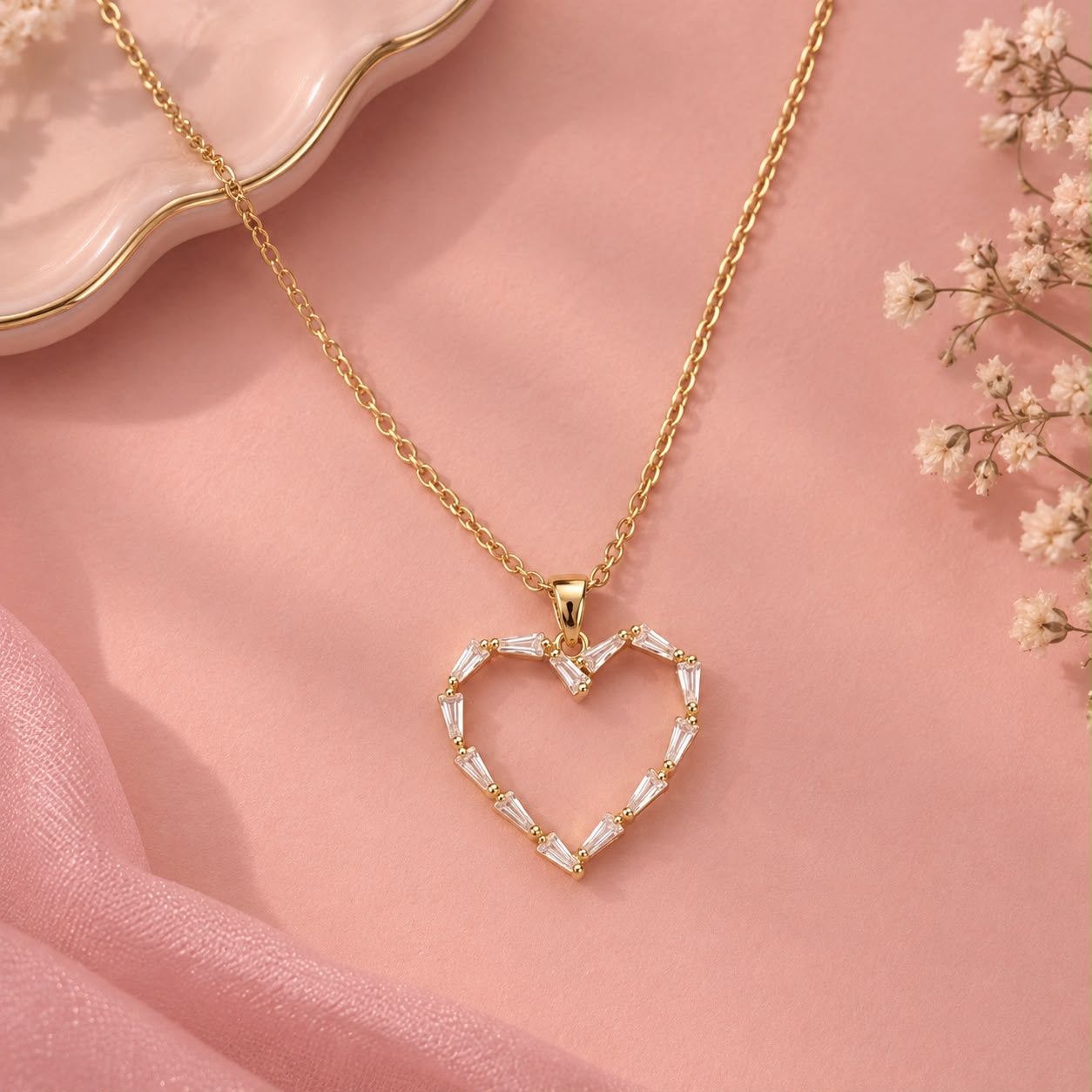 RICE CRYSTALS HEART NECKLACE