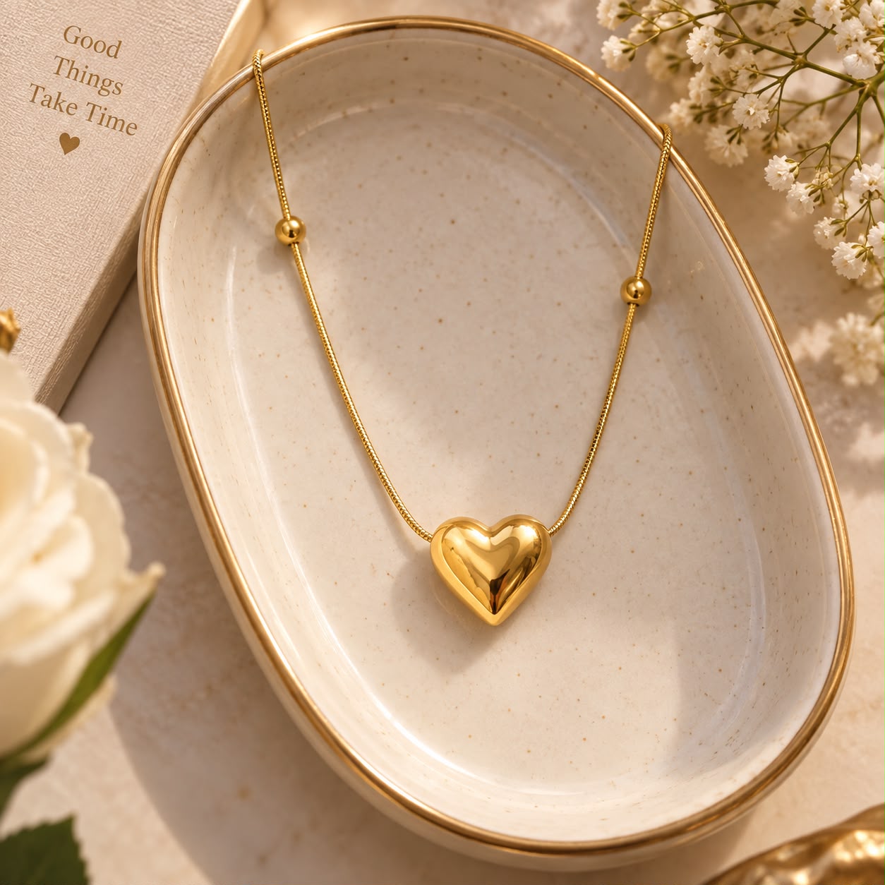 GLOSSY GOLD HEART NECKLACE 