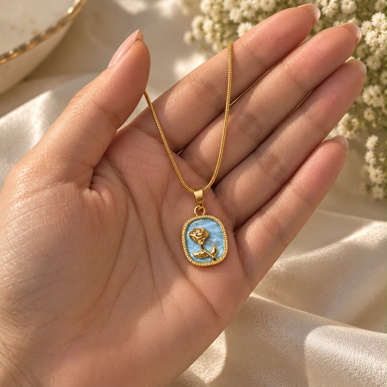 BLUE FRAMED ROSE NECKLACE 