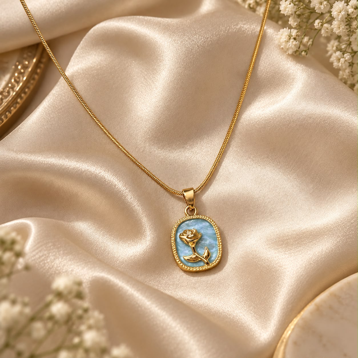 BLUE FRAMED ROSE NECKLACE 