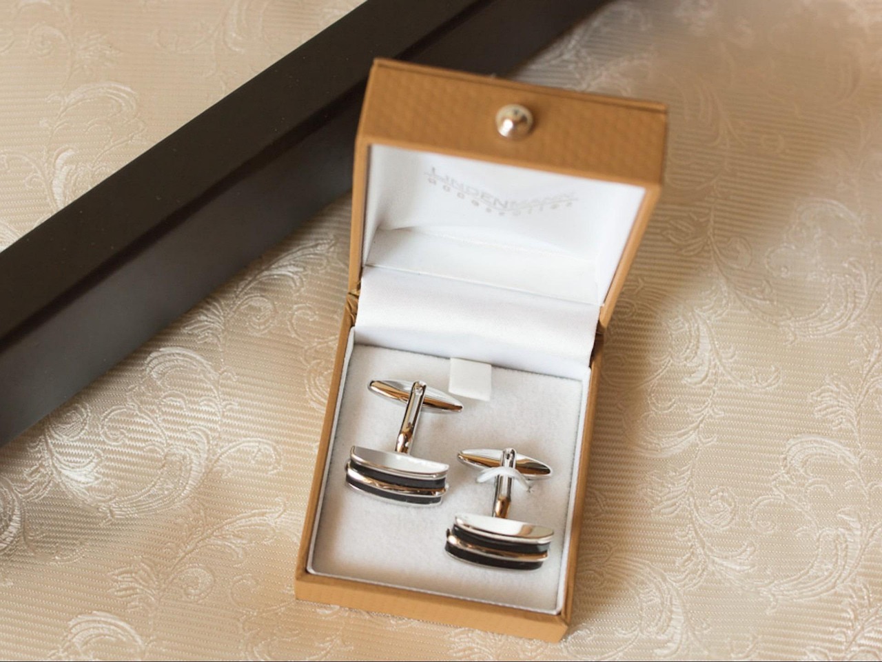 Elegant Cufflink Model 5